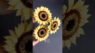 Paper sunflowers / Бумажные подсолнухи #kosmach_flowers #handmade #ручнаяработа #paperflowers