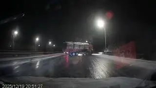 EX0066: Chinese truck rotates 360 degrees on slippery highway and keeps moving