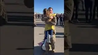 Она убежала раньше, чем он был готов 😭🇺🇸