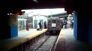 Lo-V Train Leaves East 180th Street