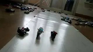 Race das motos duas historicas e uma comum hot Wheels 