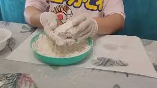 Making moon sand