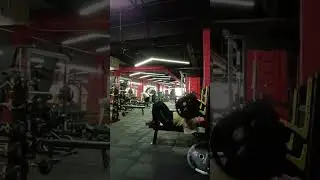 70kg x 8 Feet Up Close Grip Bench Press 1. Set