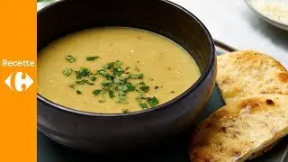 Soupe &eacute;pic&eacute; au c&eacute;leri rave, ch&acirc;taignes et naan au fromage fondu
