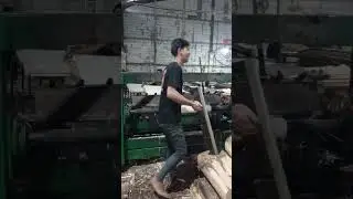 Proses penggilingan kayu untuk buat glasbok