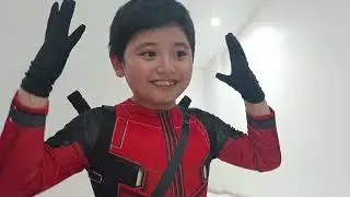 Unboxing Deadpool Costume