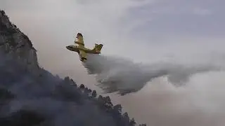 Spettacolare intervento dei Canadair dei Vigili Del Fuoco italiani