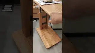 The Lift-Top Oak Side Table That Moves with You #sidetable #oakfurniture #smallspaces
