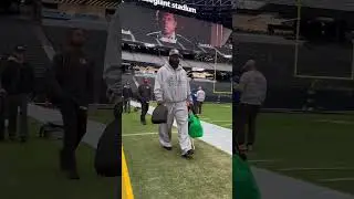 Maliek Collins in the building ‼️