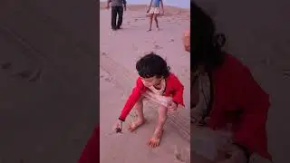 Chaitrasri saves tiny turtle 🐢 in Oman