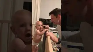 Реакция малыша, когда его папа сбрил бороду 😂