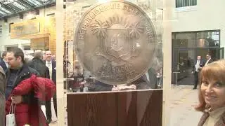 Самая большая в мире серебряная монета с изображением африканского слона.