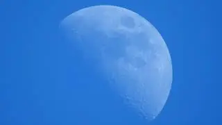 Closeup of Moon & a UFO (Full Original Video)