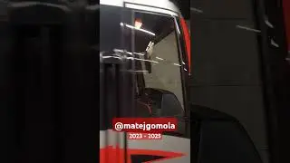Odjezd soupravy M1D ve stanici Florenc #praha #totallynormal #metrotrains
