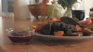 Сочный стейк из оленины с овощами    #стейкизоленины #блюдаиздичи #олень #ИванАнтропов