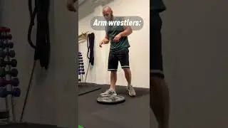 Bodybuilder vs Armwrestler #armwrestling #arm #sport #bodybuilding