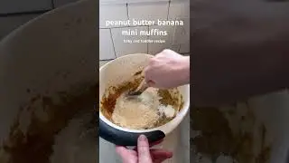 Peanut butter banana mini muffins 🍌🥜 #babyledweaning #babyrecipes #toddlermeals