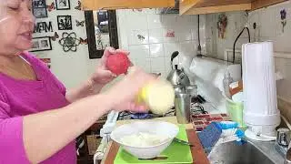 Pastelon de arina de maiz relleno de carne molida.