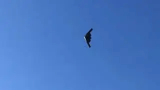 Stealth Bomber Flyover - 2022 Rose Parade - view from Arcadia