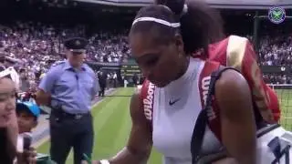 Serena gives her racket to a fan