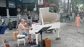open piano for refugees wien mariahilferstra&szlig;e1060 2
