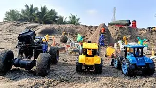 Building a Beach House with Kids, Sand, Animals & Diggers