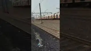 😯 Mumbai ke Life line😯Mumbai local train se Race Hyderabad Mumbai express  #centralrailway#indiarail