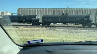 BNSF 8528 leads the U-ELTMNS at Saginaw, TX