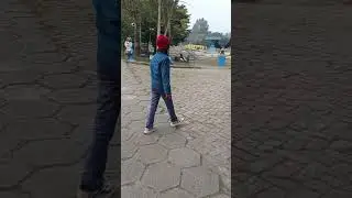 আজব এক পার্কে ঘুরতে আসলাম। 