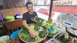 PAGI PAGI PECEL PURWODADI BU LESTARI UDAH DISERBU WARGA !!! RAMAI BANGET 