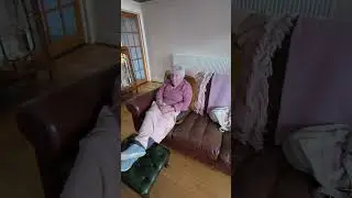 My Nans here Saturday morning it's time for sausage on toast 