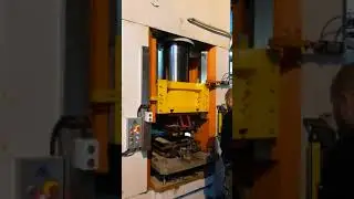 Haloong servo motor electric screw press and Feeding machine