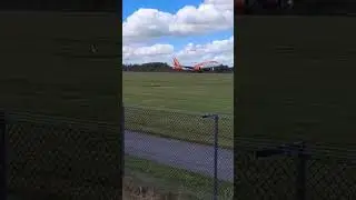 Tyre Smoke G-UZLK Airbus A320-251N easyJet - 05R Manchester Airport Arrivals Landing Runway 2