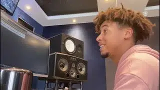 VixMix Studio Tutorials: Sampling Your Own Melodies w/SeikBeats