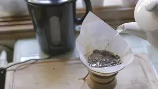 [ASMR] Brewing coffee with a Chemex