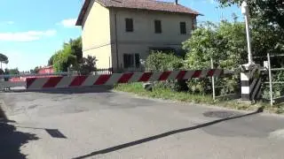 Passaggio a livello di via Portisano in HD - Faenza (RA) // Level Crossing