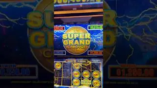 СУПЕР КРУПНЫЙ джекпот! 💰 Выплата наличными на слотах с высокими ставками #слоты #казино #игровойа...