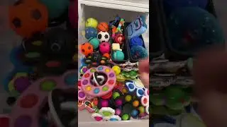 REAL LIFE fidget trading with @MrsBench?! 😍