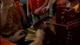 甲午年五股代天府南巡刈火─李府千歲指示兩廟主委一同刈火