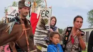 Keri Pickett presents Winona LaDuke Honor the Earth Enbridge press conference