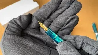Unboxing: SAILOR Pro Gear Slim Blue Green Nebula Fountain Pen