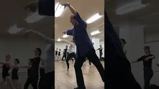 Absolute Beginner Ballet Students Learn How to Cha&icirc;n&eacute; Turn