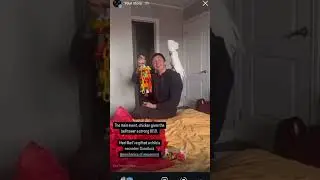 Parrot  Vasil 🦜 opens Christmas presents🎄 🎁 попугай 🦜 Вася открывает подарки #funny #parrots