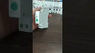 smart WIFI breaker with TUYA control current voltage energy display APP control circuit breaker