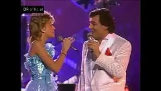 Karel Gott a Darina Rolincov&aacute; - Z&iacute;tra stromek zaz&aacute;ř&iacute; (1986)
