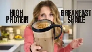 The Breakfast Smoothie That Keeps Me Full for Hours
