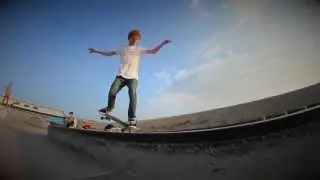 Pretty Shit Trailer. (HD)