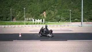 Piaggio MP3 Sport test track action