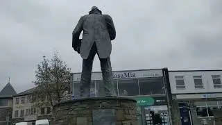 Tommy Cooper Statue Caerphilly 🏴󠁧󠁢󠁷󠁬󠁳󠁿