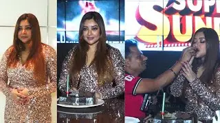 Payal Ghosh Birthday Celebration With Media, Fed Cake To Photographers |  Payal Ghosh Biography
